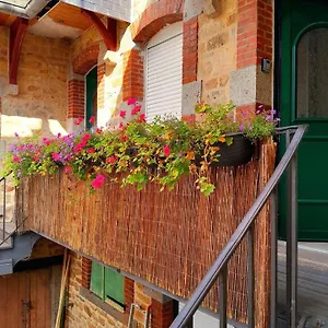 Les De Lyly Apartment